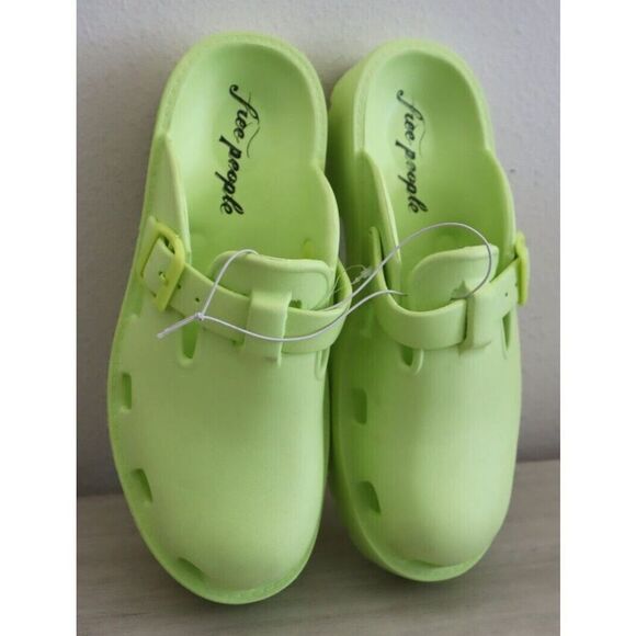 Free People Women's Sz 40 US 9 Lime Green Karlie Buckle Slip-On Clogs - Picture 2 of 7